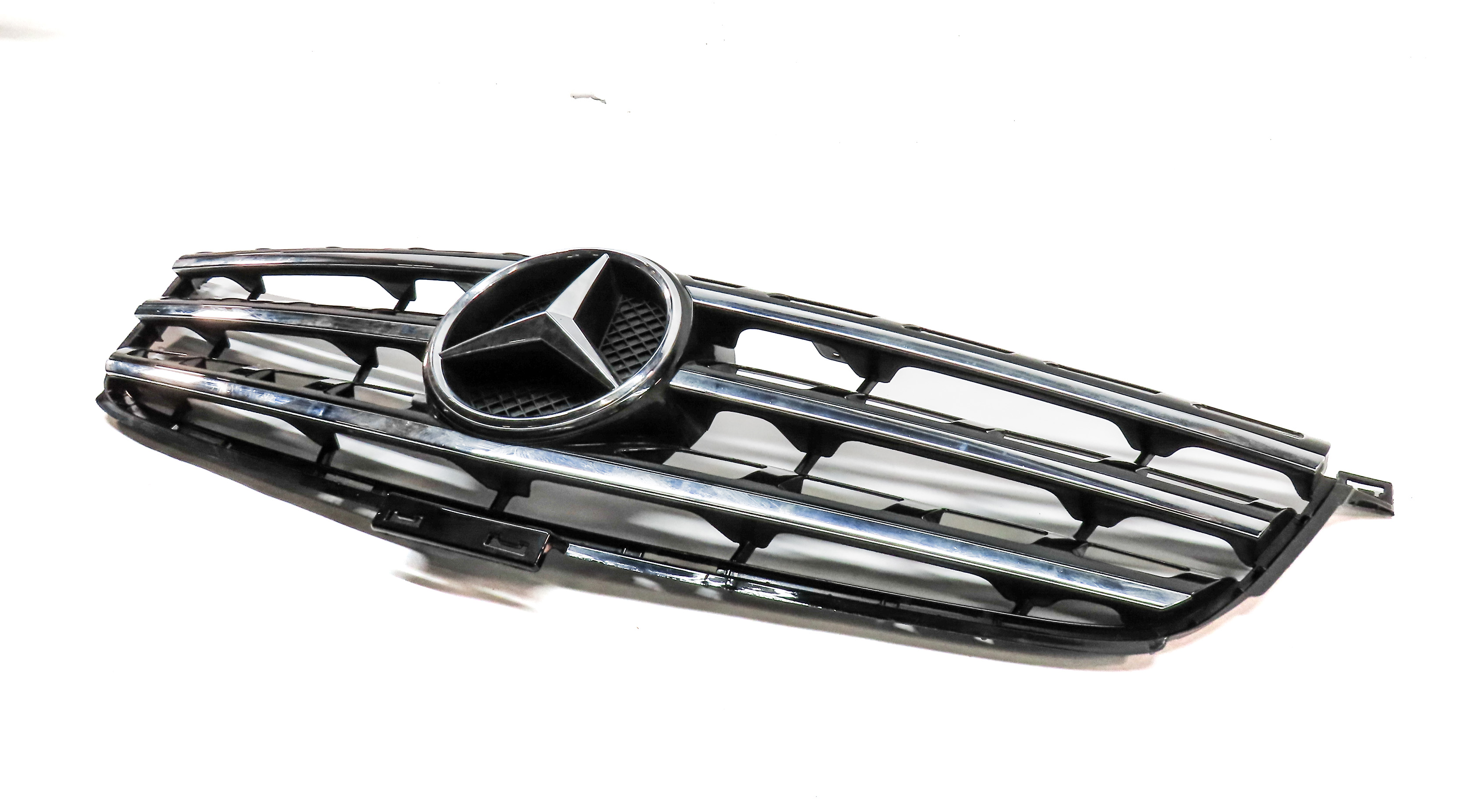 2012-2015 MERCEDES ML250 ML350 ML400 ML550 (W166) FRONT UPPER CENTER GRILLE TRIM — exact item pictured